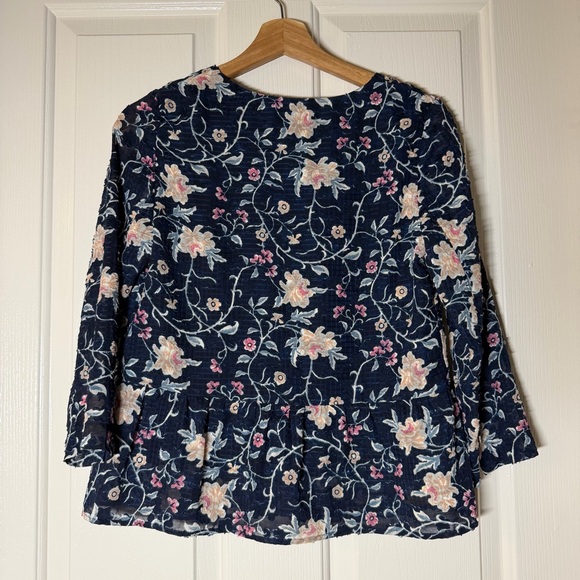 Sezane Floral Textured Navy Top 3/4 Sleeve V Neck Feminine Dainty Size 34 XS - Picture 7 of 13